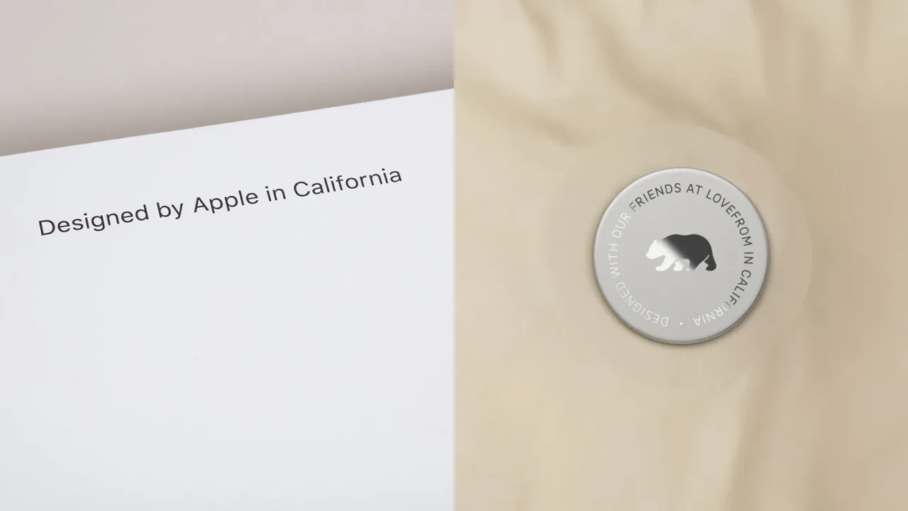 lovefrom-moncler-revolutionary-button-from-apples-legendary-designer-3